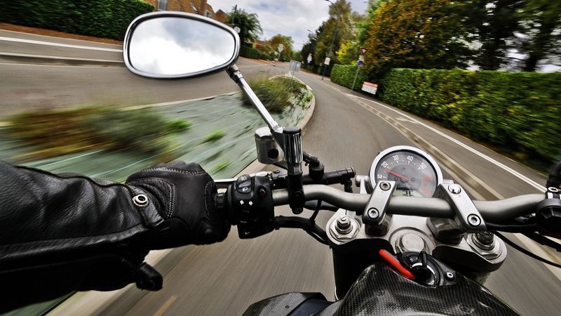 como ahorrar gasolina con la moto